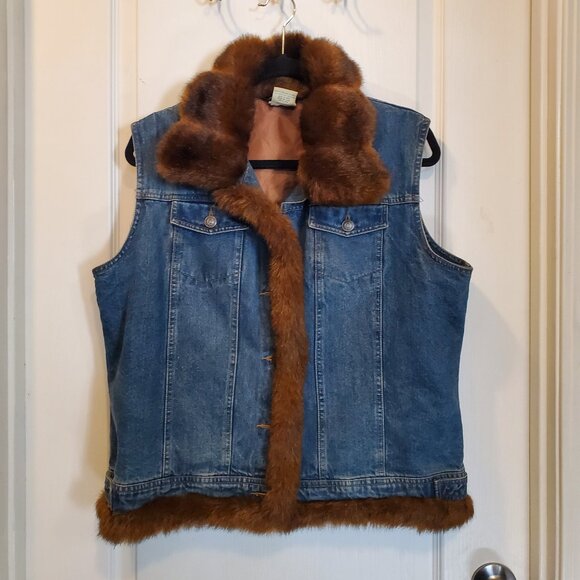 St. Johns Bay Vintage-Inspired Denim Vest with Faux Fur Trim - Size Large - Picture 1 of 7
